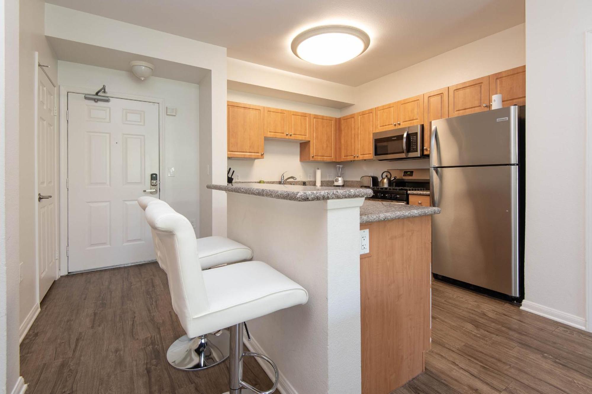 Two Bedroom Sleeps 6 With Free Parking Near Boating Apartment